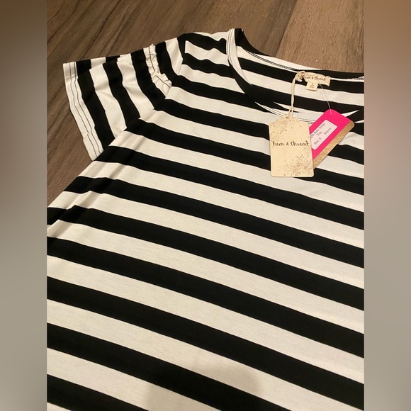 Hem & Thread Women’s Small Short Sleeve Top Basic Stripe New - Picture 2 of 4